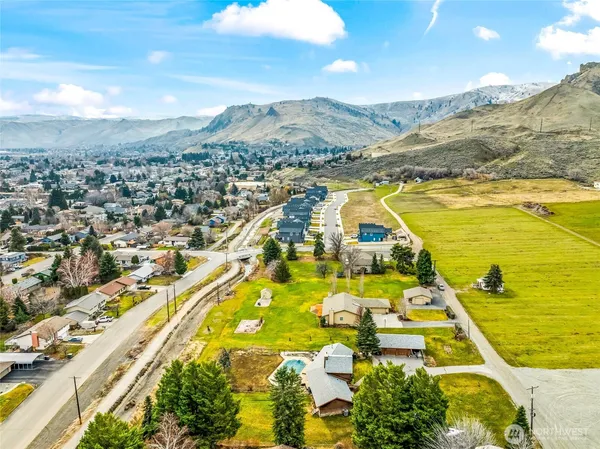 $709,000 | 1919 B Fifth Street, Wenatchee, WA 98801