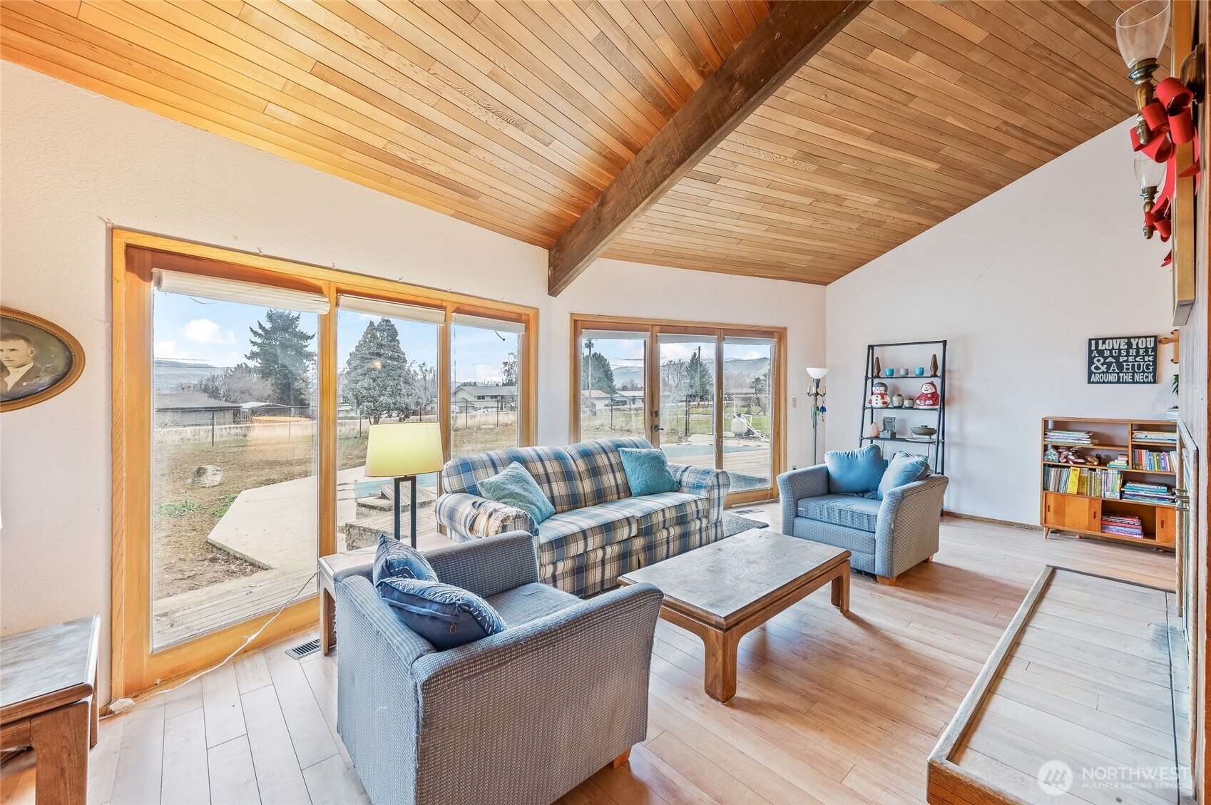 1919 B Fifth Street Wenatchee, WA 98801 - Photo 16 of 40 a living room with furniture and a large window