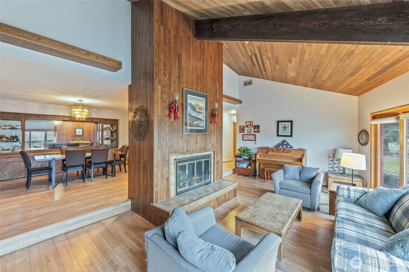1919 B Fifth Street Wenatchee, WA 98801 - Photo 18 of 40 a living room with furniture and a fireplace