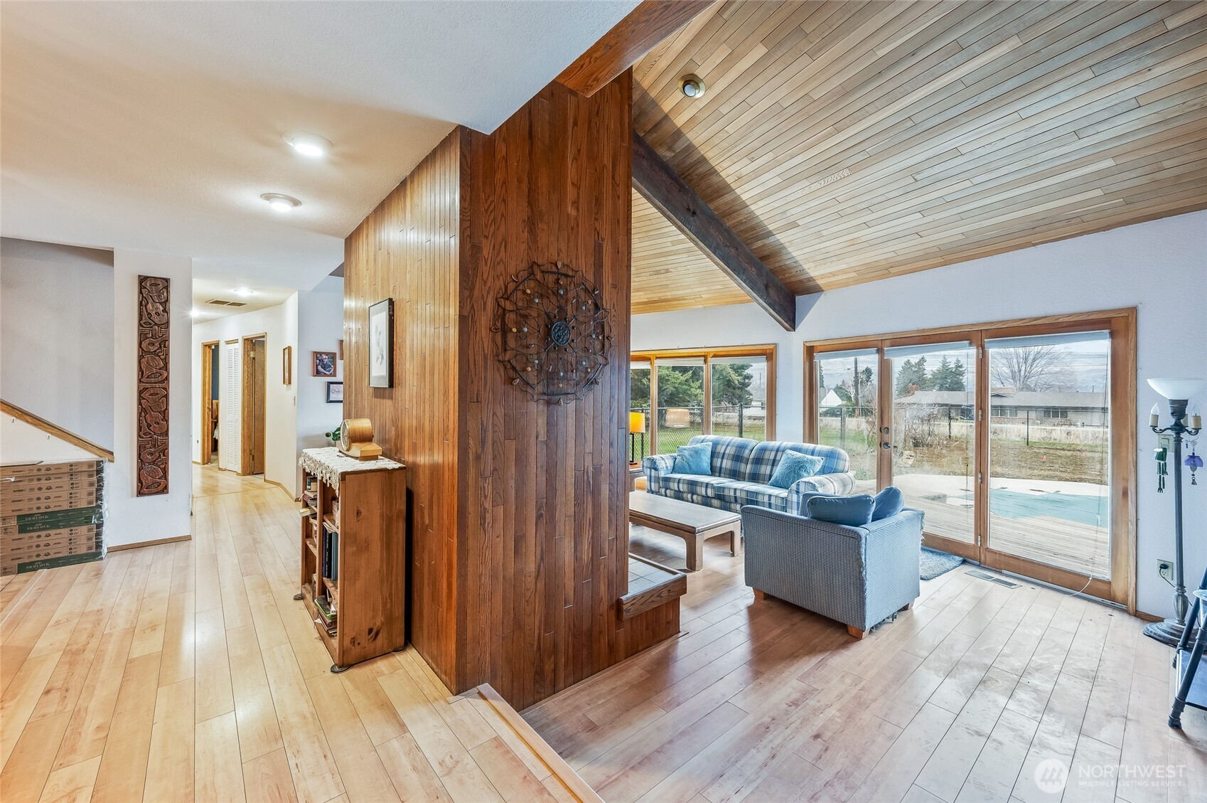 1919 B Fifth Street Wenatchee, WA 98801 - Photo 19 of 40 a living room with furniture and a large window