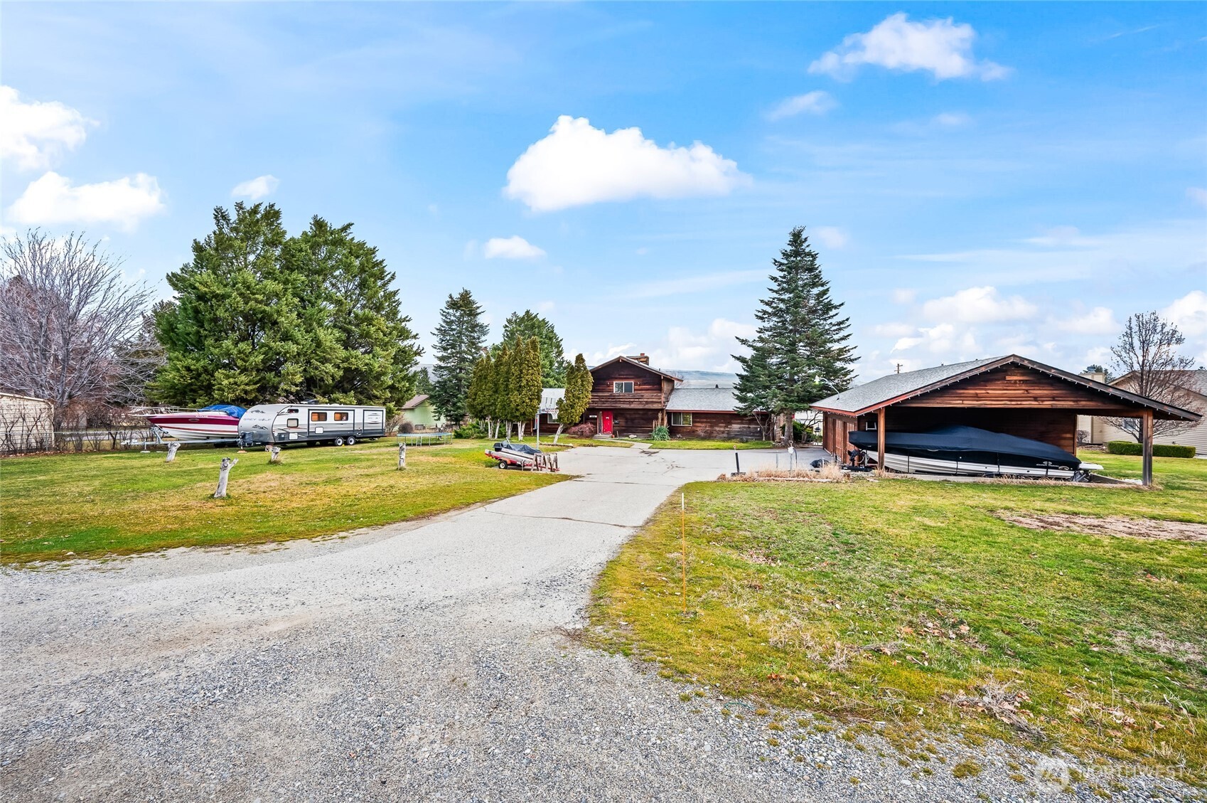 1919 B Fifth Street Wenatchee, WA 98801 - Photo 5 of 40 a view of outdoor space yard and swimming pool