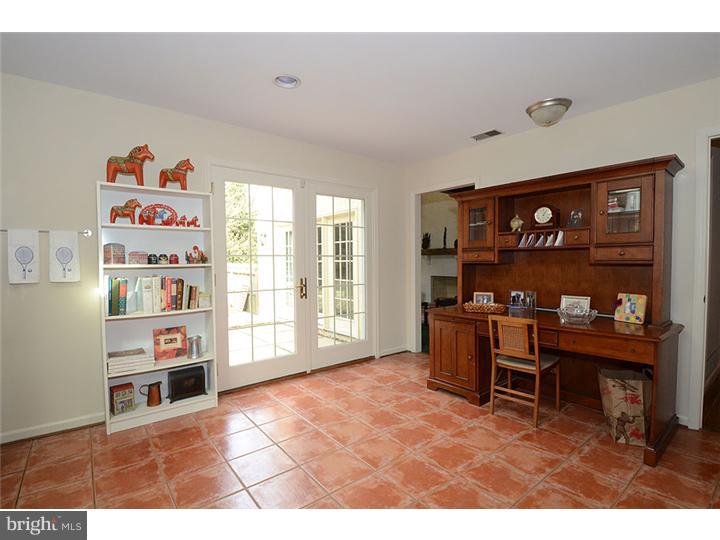 112 Quail Lane Wayne, PA 19087 - Photo 6 of 16 Kitchen