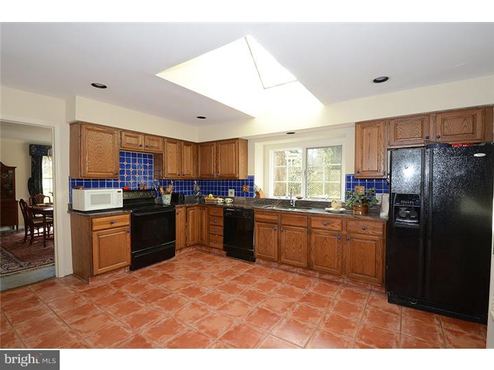 112 Quail Lane Wayne, PA 19087 - Photo 7 of 16 Kitchen
