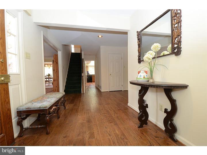 112 Quail Lane Wayne, PA 19087 - Photo 10 of 16 Hallway