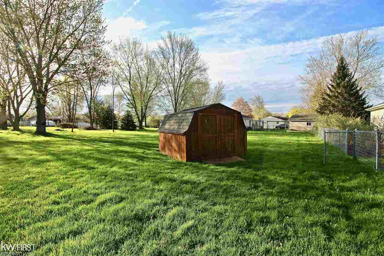 2223 Wiggins Road Fenton, MI 48430 - Photo 29 of 30 31379304-31.JPG