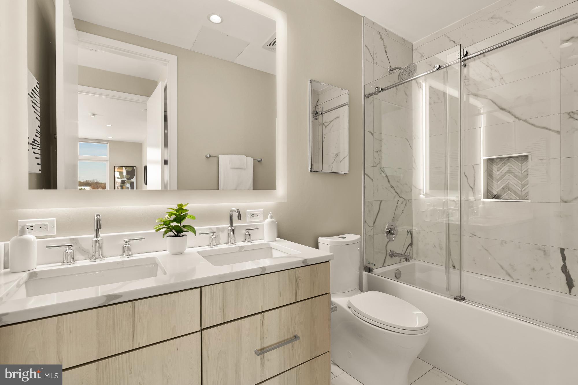 646 H Street Northeast, Unit 503 Washington, DC 20002 - Photo 16 of 25