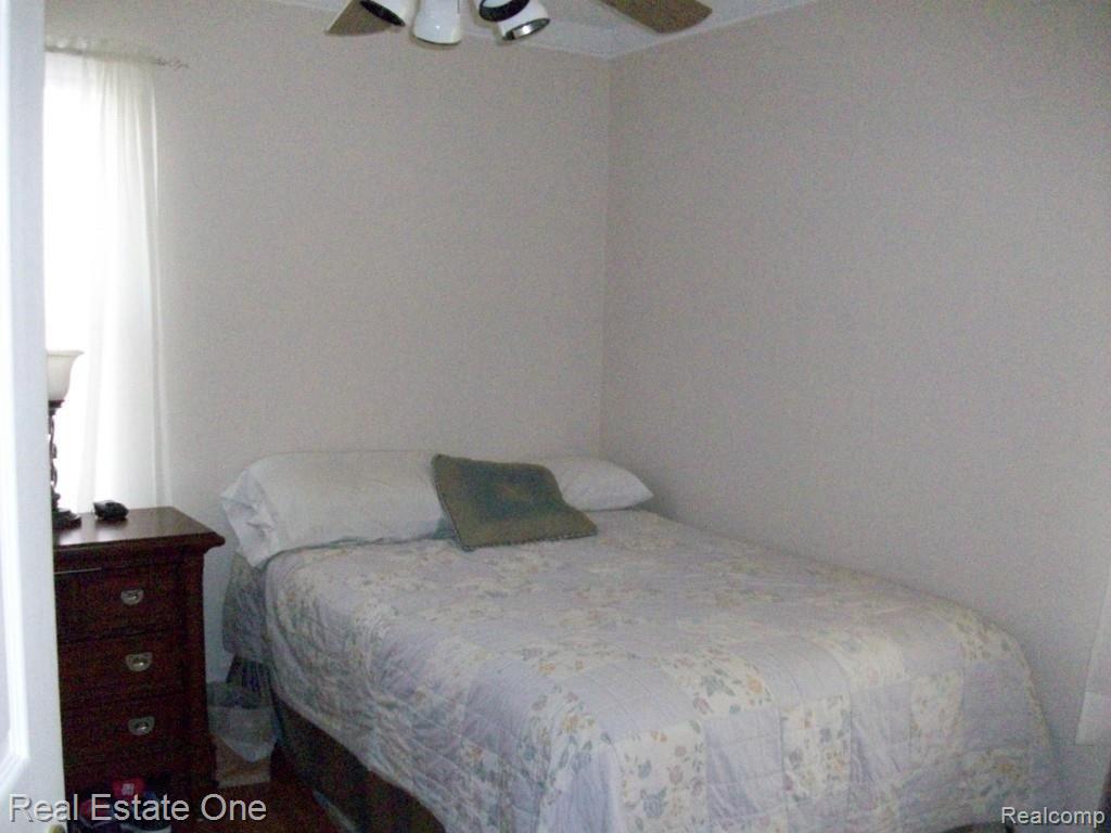 13517 Trenton Road Southgate, MI 48195 - Photo 21 of 27 Trenton Rd 029.jpg