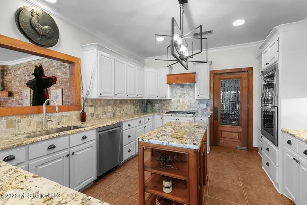 $1,059,000 | 130 Pine Lake Cove, Flora, MS 39071