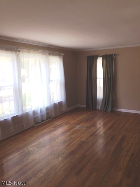 1393 Winston Road Cleveland, OH 44121 - Photo 3 of 9