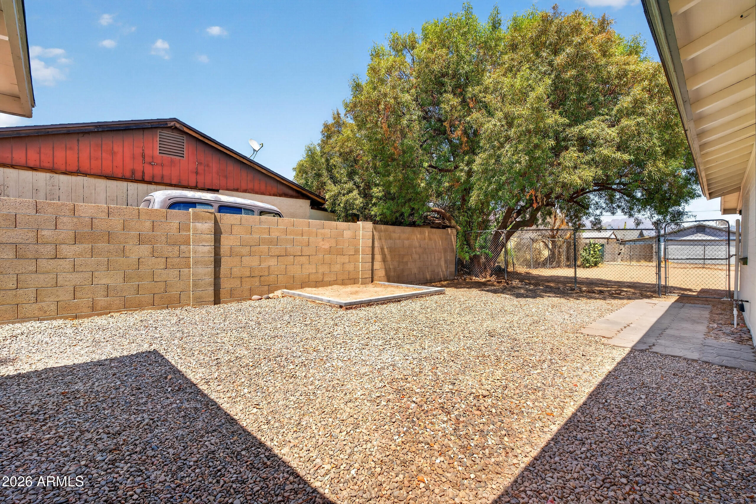 2351 South Royal Palm Road Apache Junction, AZ 85119 - Photo 13 of 19 Side Yard
