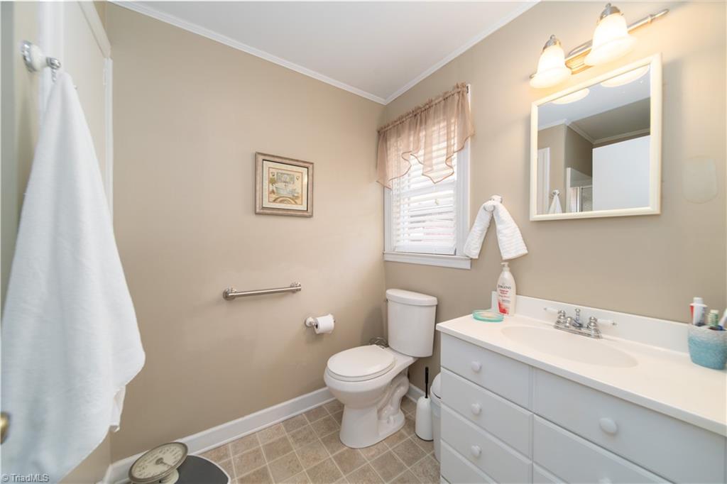 184 Meadowview Road Lexington, NC 27295 - Photo 15 of 40 Gallery Image 15