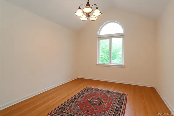 $5,900 | 118 Stone Bridge Square, Unit 118, Chappaqua, NY 10514