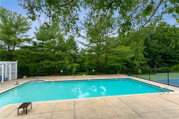 $5,900 | 118 Stone Bridge Square, Unit 118, Chappaqua, NY 10514