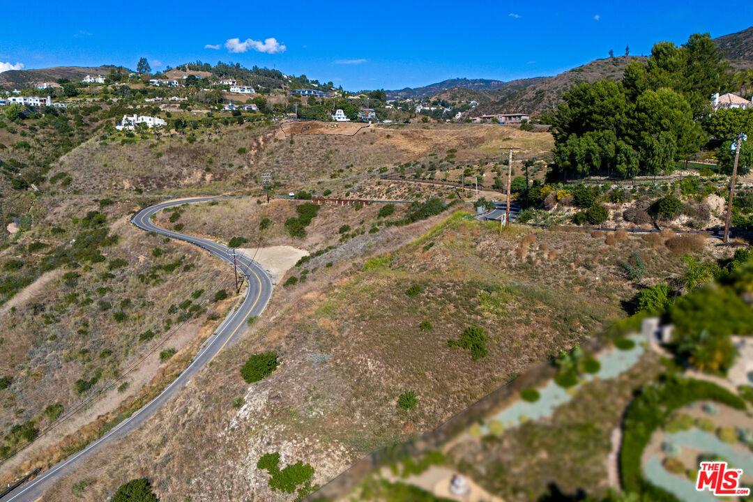 5092 Latigo Canyon Road Malibu, CA 90265 - Photo 5 of 10