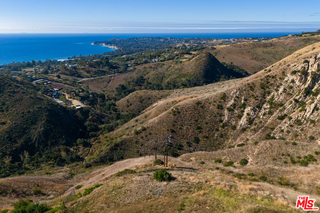 5092 Latigo Canyon Road Malibu, CA 90265 - Photo 8 of 10