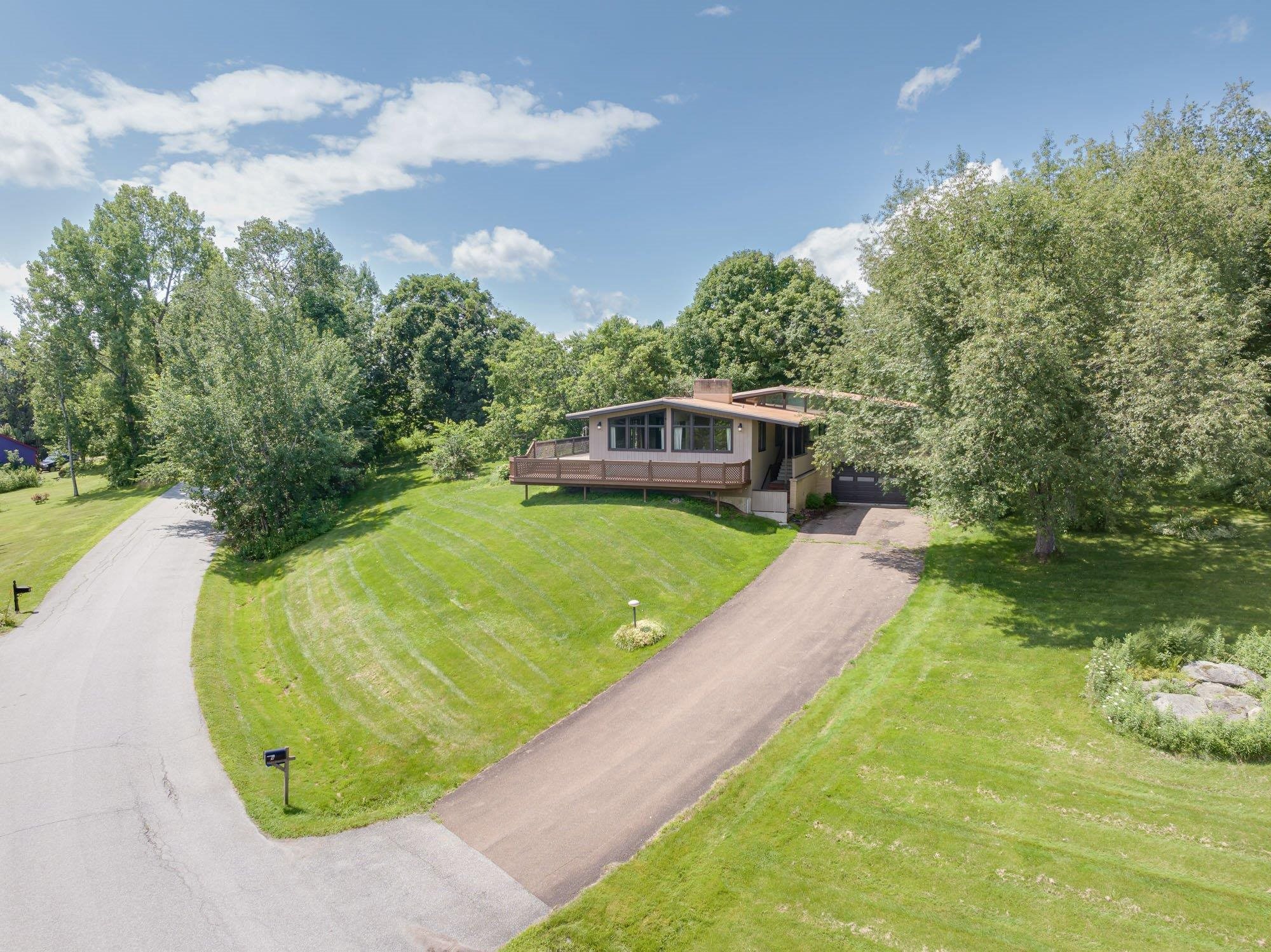 9 Ridge Road Jericho, VT 05465 - Photo 2 of 39