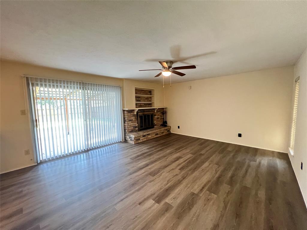 2107 Victoria Road Carrollton, TX 75007 - Photo 11 of 39