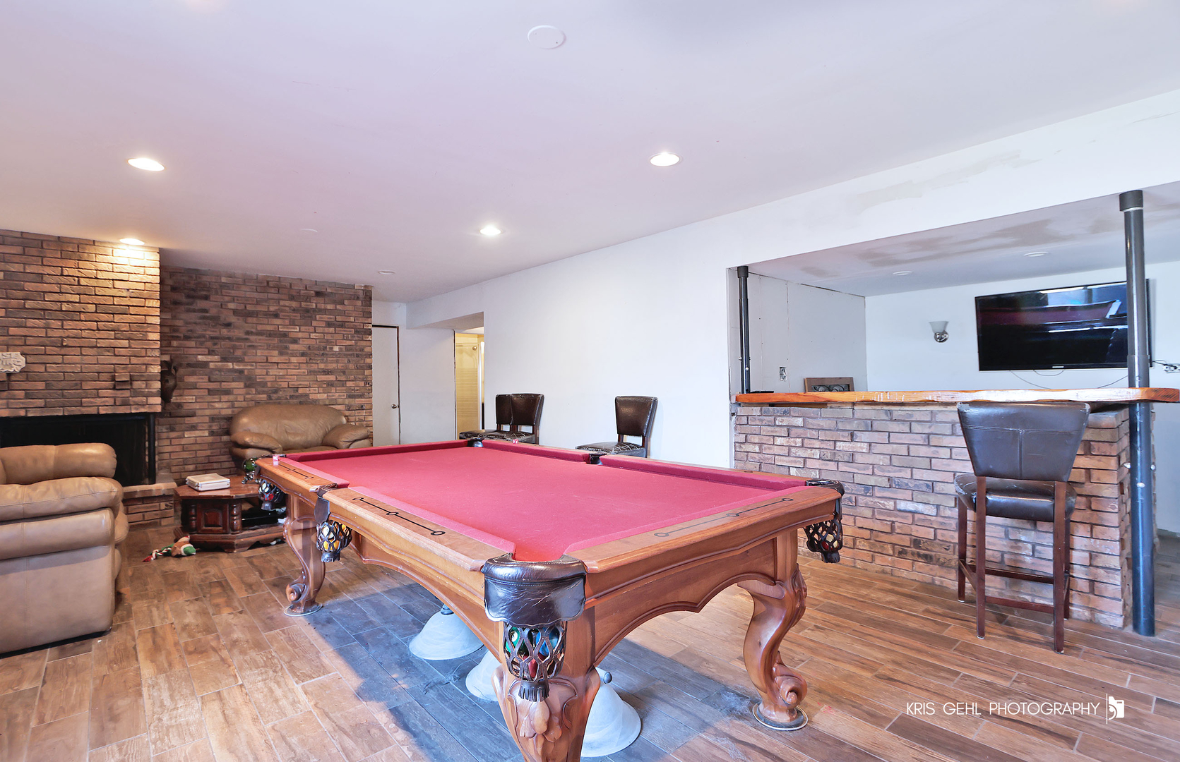 33312 North Lone Rock Road Grayslake, IL 60030 - Photo 18 of 25 a dining room with furniture and wooden floor