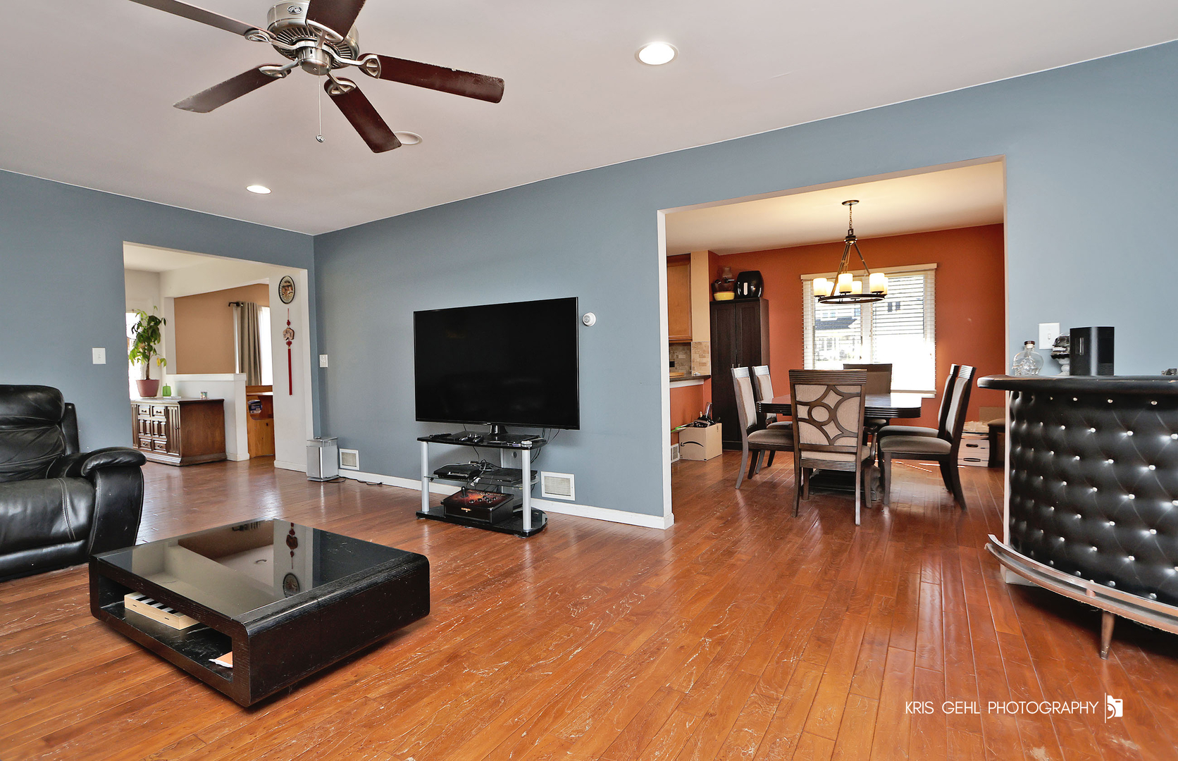 33312 North Lone Rock Road Grayslake, IL 60030 - Photo 4 of 25 a living room with furniture and a flat screen tv