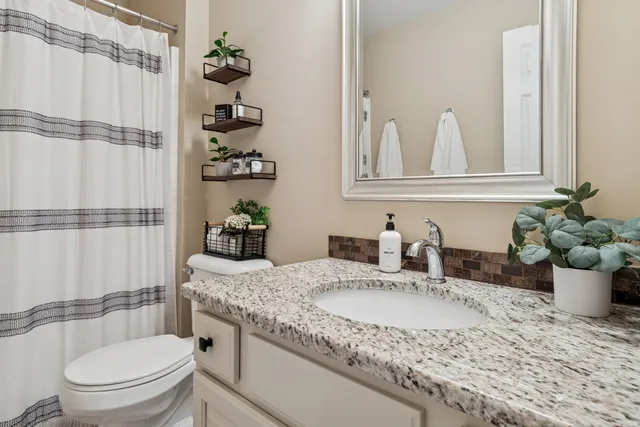 $450,000 | 1223 Townes Circle, Aurora, IL 60502