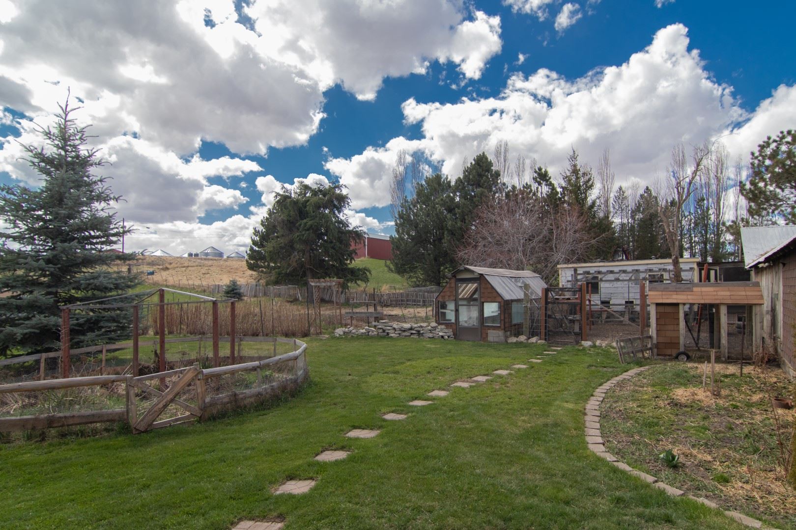 704 West Spring Valley Road Latah, WA 99018 - Photo 9 of 31 Gallery Image 9