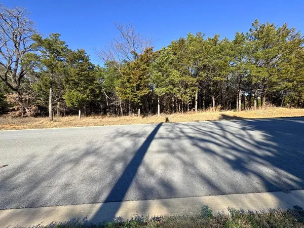 $146,900 | 202 Pine Hills, Gordonville, TX 76245