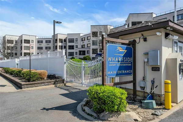 $379,000 | 725 Miller Avenue, Unit 241, Freeport, NY 11520