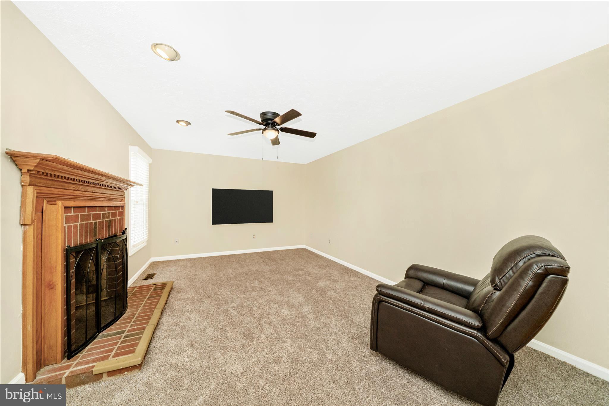 9534 Liberty Road Frederick, MD 21701 - Photo 23 of 70 Family Room