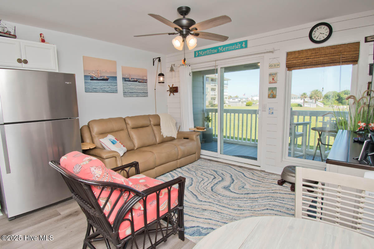 650 Cedar Point Boulevard, Unit A15 Cedar Point, NC 28584 - Photo 16 of 34 Living room