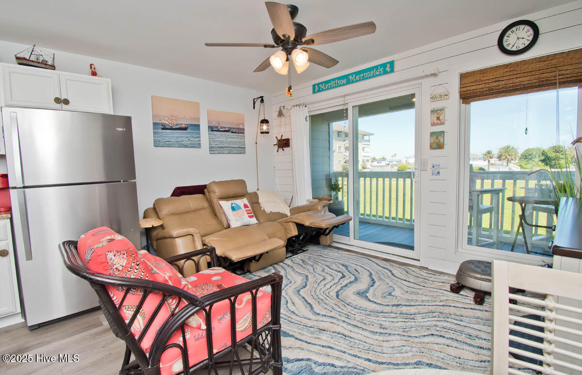 650 Cedar Point Boulevard, Unit A15 Cedar Point, NC 28584 - Photo 17 of 34 Relax in these recliners!