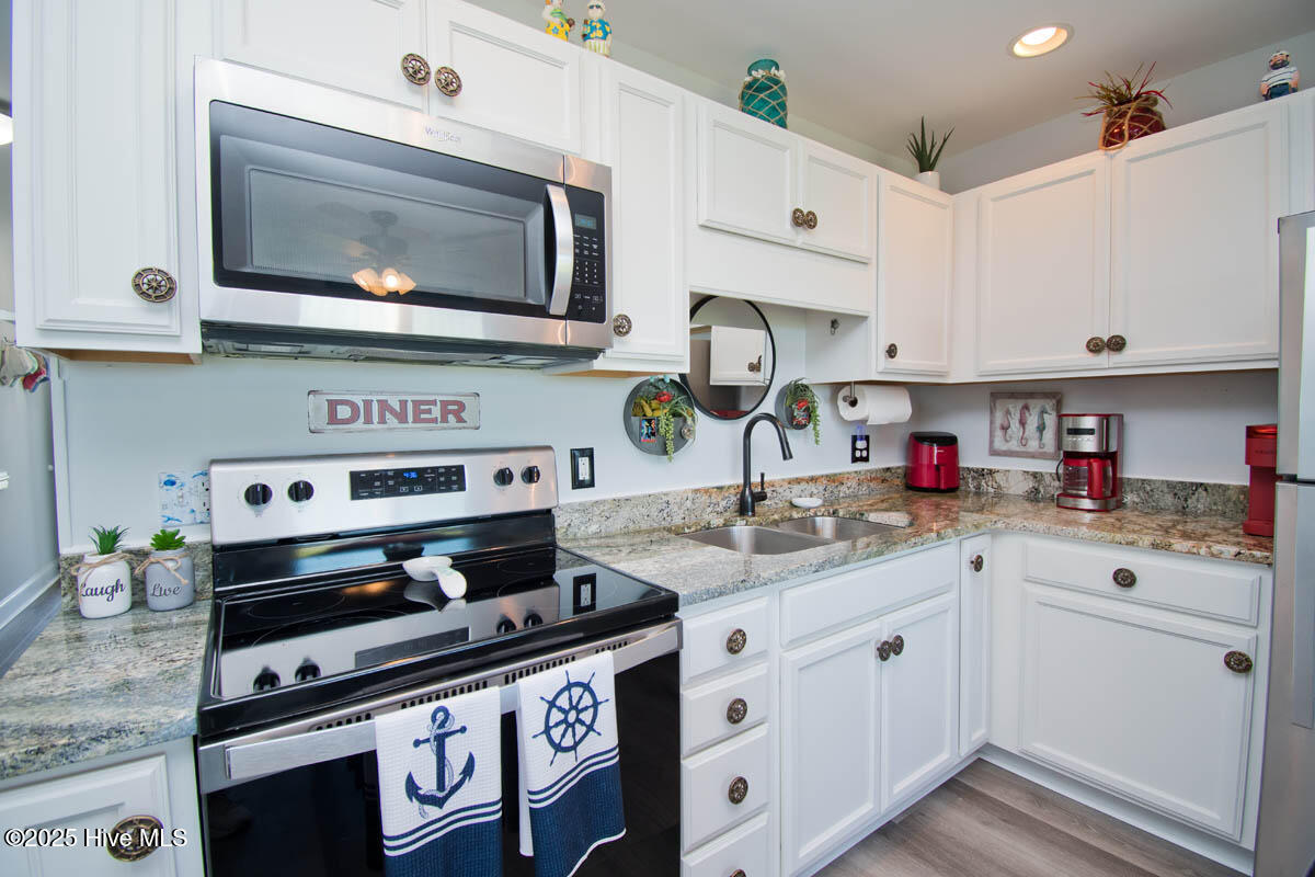 650 Cedar Point Boulevard, Unit A15 Cedar Point, NC 28584 - Photo 10 of 34 Kitchen