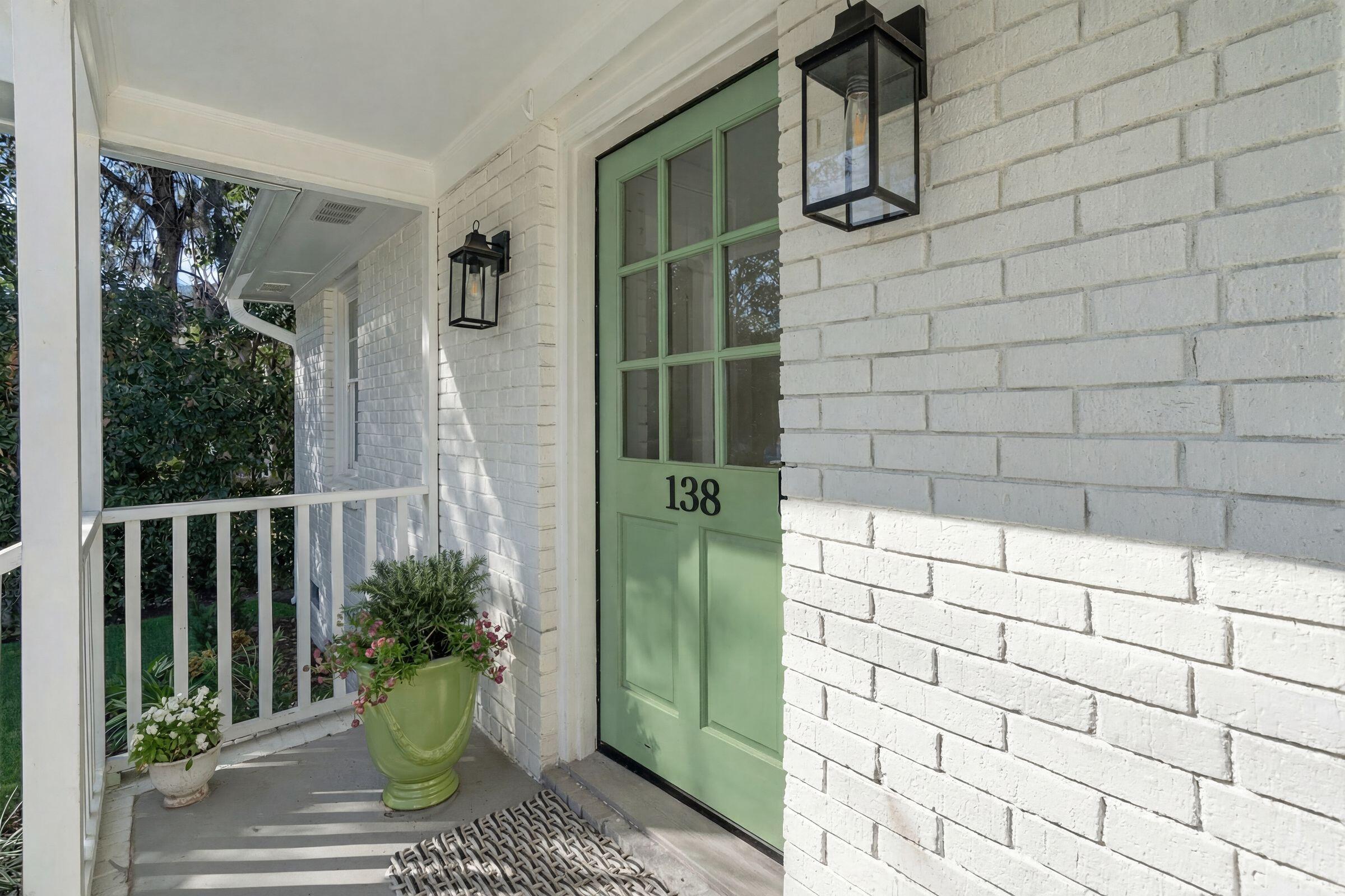 138 Rose Lane Mount Pleasant, SC 29464 - Photo 3 of 39 mls_138RoseLn-KeenEyeMarketing-058