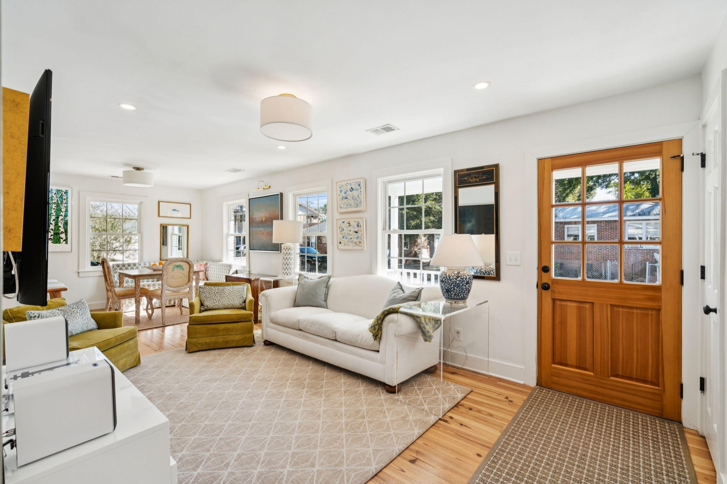 138 Rose Lane Mount Pleasant, SC 29464 - Photo 4 of 39 138RoseLn-KeenEyeMarketing-015