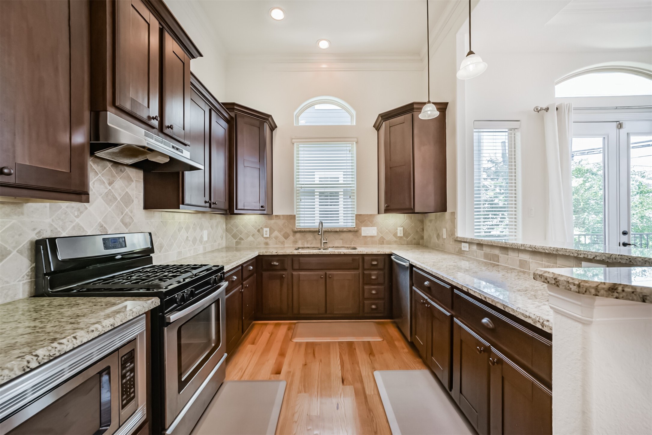 2016 Sabine Street Houston, TX 77007 - Photo 14 of 29