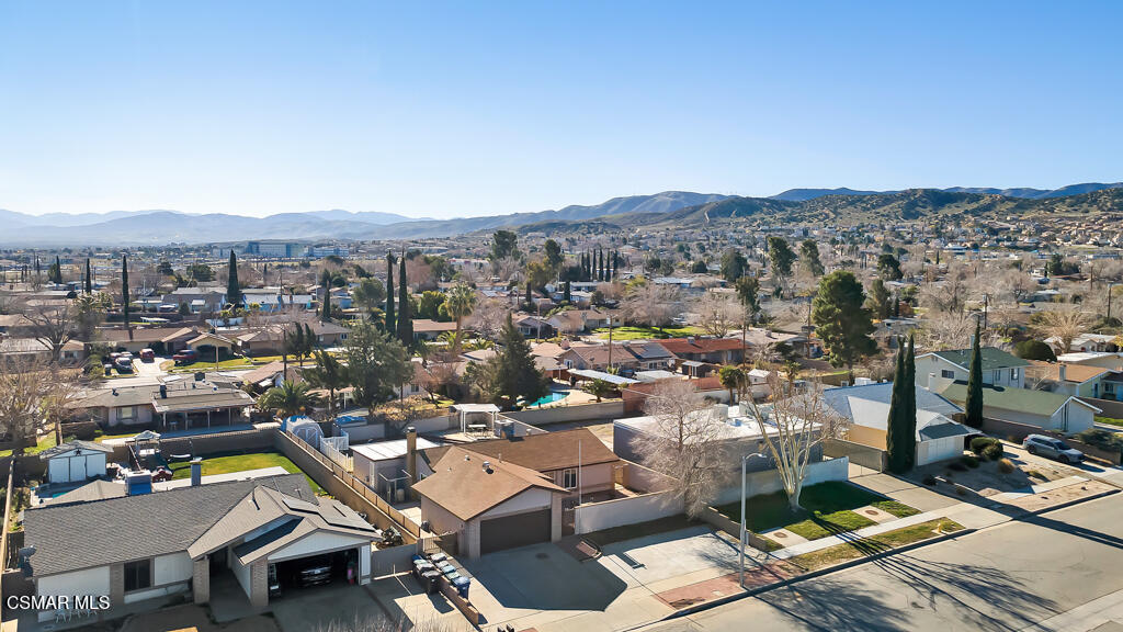 39202 Willowvale Road Palmdale, CA 93551 - Photo 34 of 36 a view of a city
