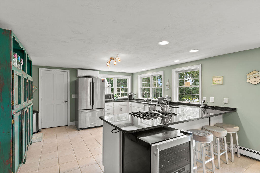 72 Dillingham Avenue Sandwich, MA 02563 - Photo 18 of 46 IMG_5750