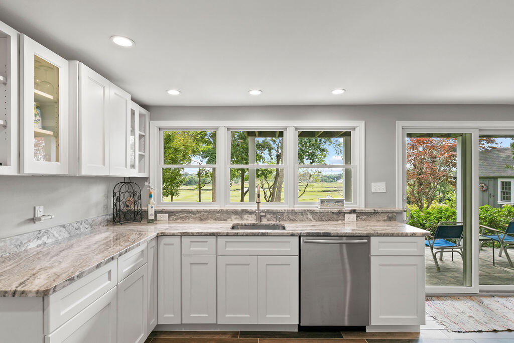 72 Dillingham Avenue Sandwich, MA 02563 - Photo 34 of 46 IMG_5940