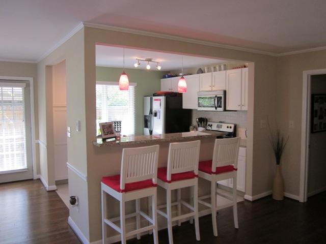 2414 Bristol Road Columbus, OH 43221 - Photo 3 of 18