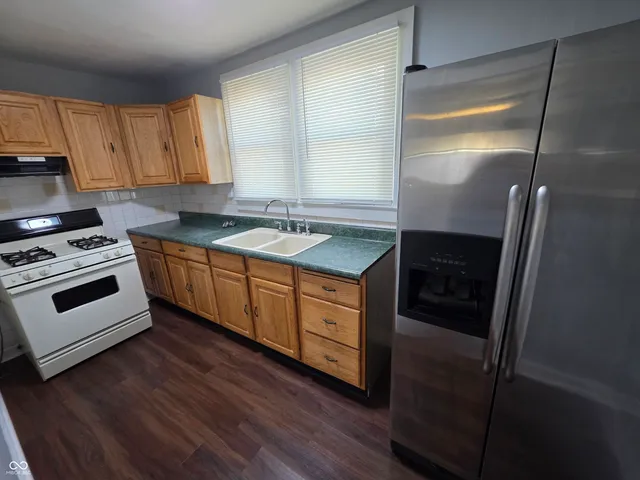 $599 | 2 East Washington Street, Indianapolis, IN 46204