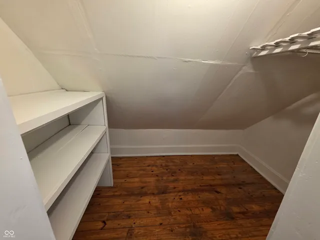 $599 | 2 East Washington Street, Indianapolis, IN 46204