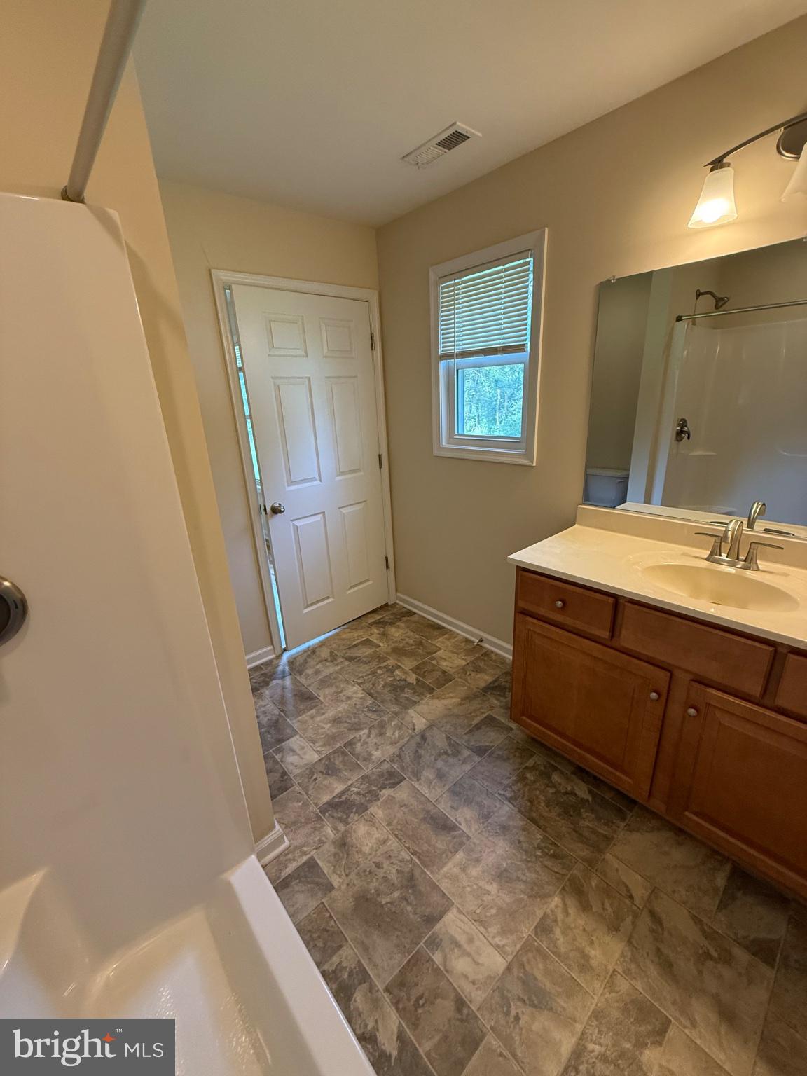 29 Farm View Road Front Royal, VA 22630 - Photo 15 of 17 Primary bathroom