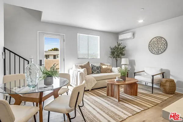 $3,000 | 10035 South Western Avenue, Unit 7, Los Angeles, CA 90047