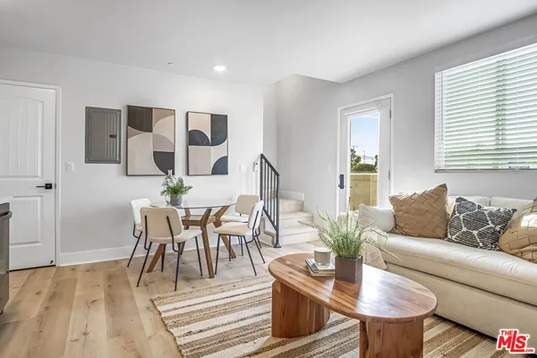 $3,000 | 10035 South Western Avenue, Unit 7, Los Angeles, CA 90047