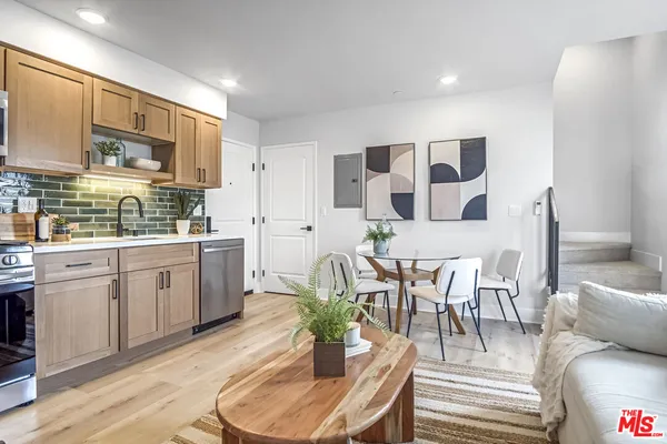 $3,000 | 10035 South Western Avenue, Unit 7, Los Angeles, CA 90047