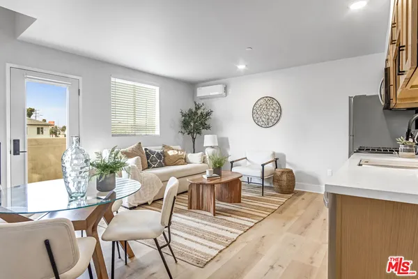 $3,000 | 10035 South Western Avenue, Unit 7, Los Angeles, CA 90047