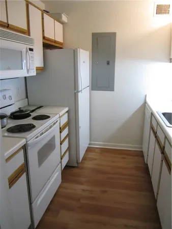 $455 | 517 Southwest Parkway, Unit 203, College Station, TX 77840