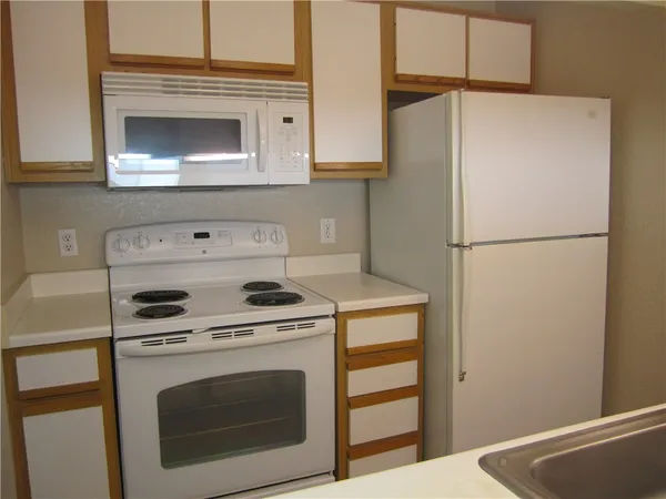 $455 | 517 Southwest Parkway, Unit 203, College Station, TX 77840