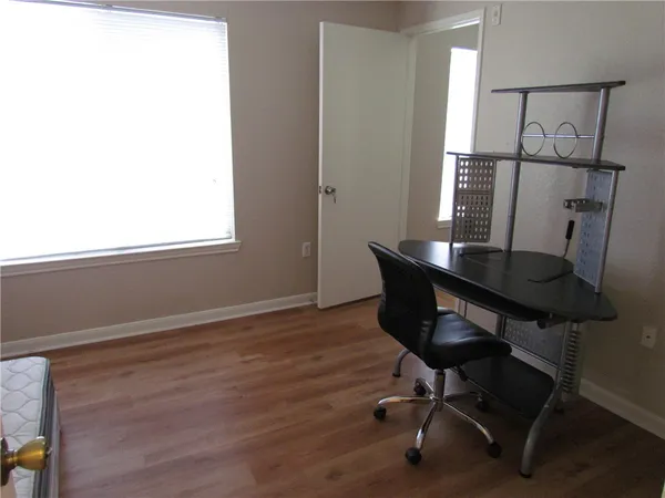 $455 | 517 Southwest Parkway, Unit 203, College Station, TX 77840