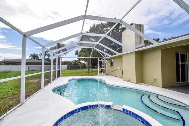 $2,450 | 2069 Country Meadows Lane, Sarasota, FL 34235