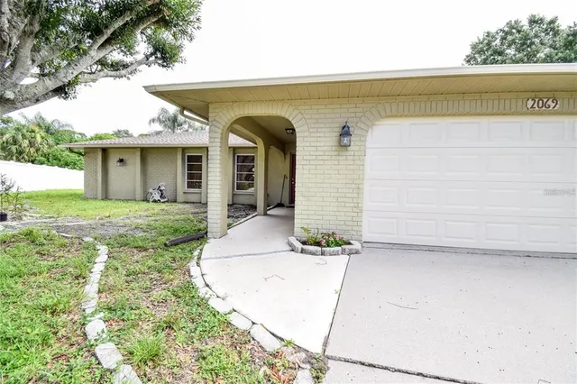 $2,450 | 2069 Country Meadows Lane, Sarasota, FL 34235